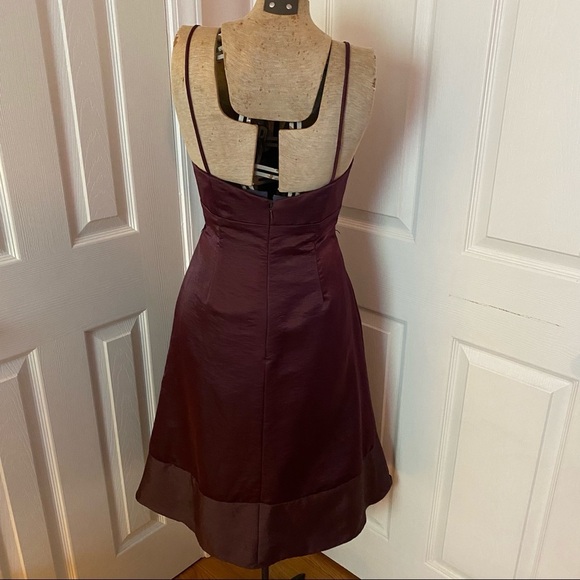 WToo Burgundy Taffeta A-line Empire Waist Knee Length Sleeveless Cocktail Dress - Picture 4 of 6